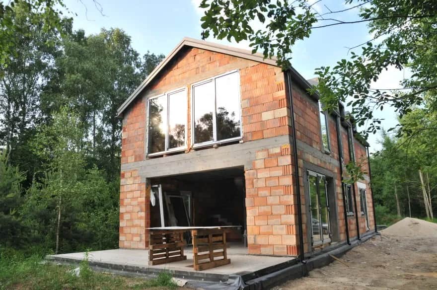 Jak zbudować dom na działce rolnej, gdy nie jesteś rolnikiem?