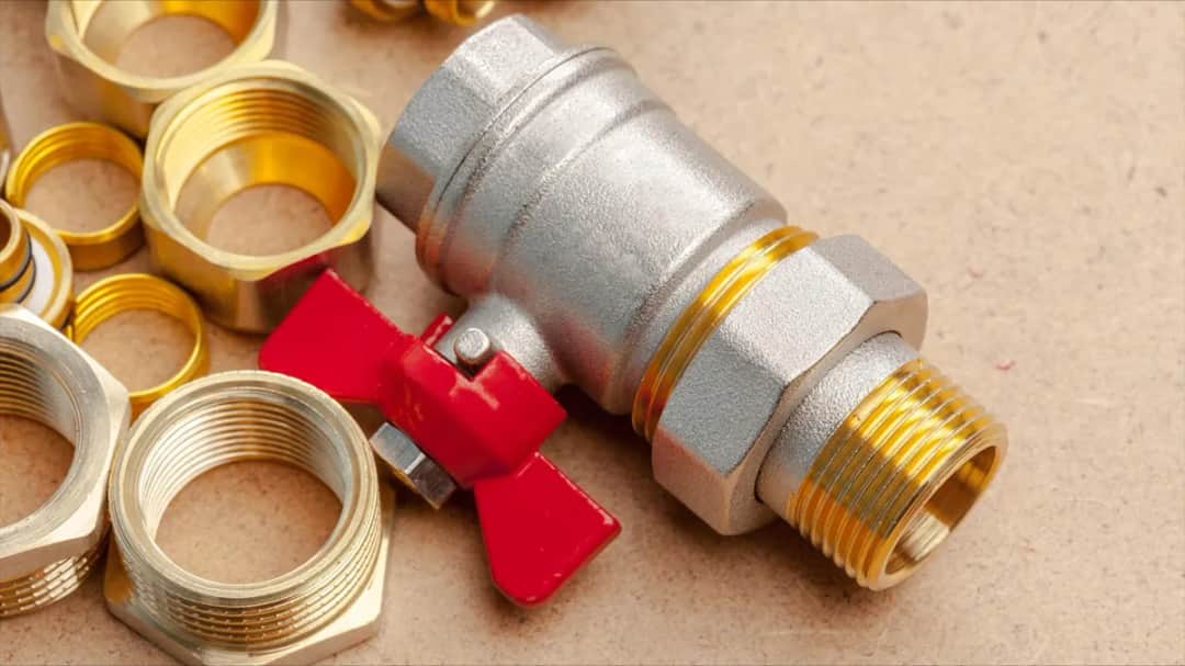 Cofanie wody? Zawór zwrotny się psuje! Objawy, przyczyny, naprawa