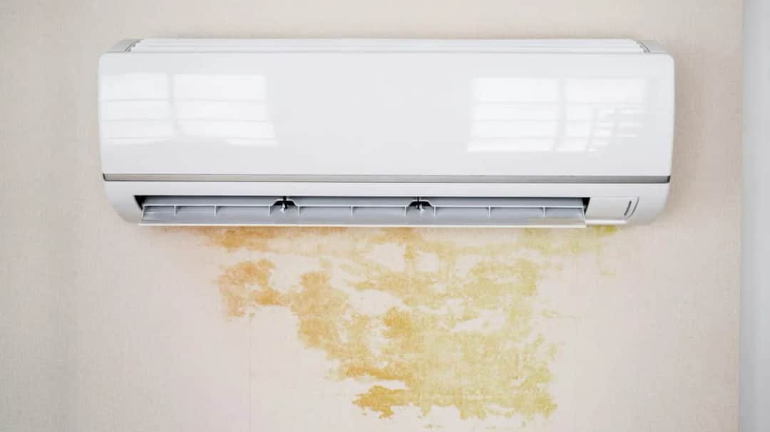 Zatkany odpływ klimatyzacji: objawy, przyczyny i jak to naprawić