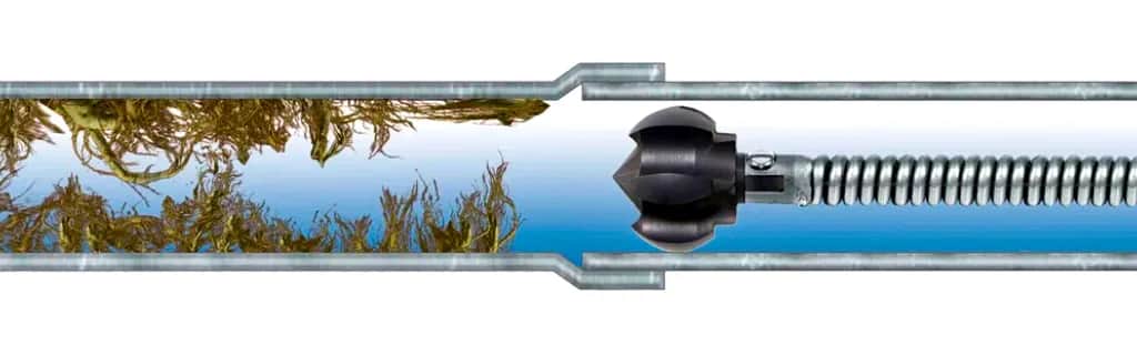 Jak bezpiecznie udrożnić rury sodą kaustyczną? Kompletny poradnik